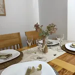 Family House & Free Parking Golem, Durres Daire Golem (Tirana)