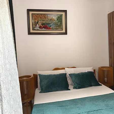 Family House & Free Parking Golem, Durres Apartament