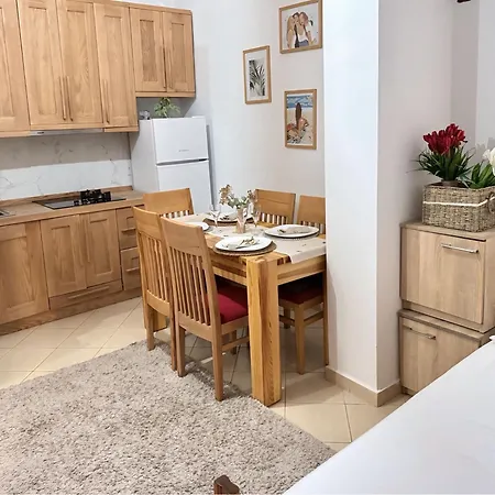 Family House & Free Parking Golem, Durres Apartament