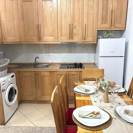 Apartament Family House & Free Parking Golem, Durres *