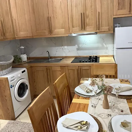 Family House & Free Parking Golem, Durres