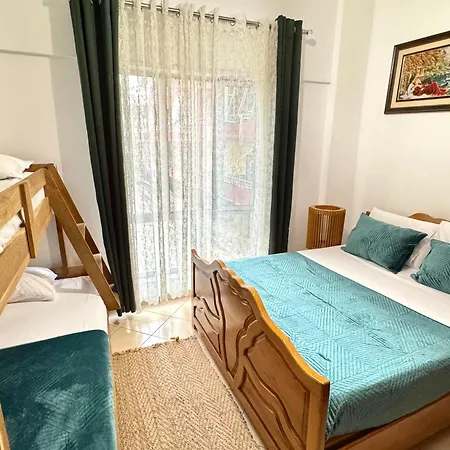 Appartamento Family House & Free Parking Golem, Durres *