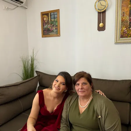 Family House & Free Parking Golem, Durres Голем