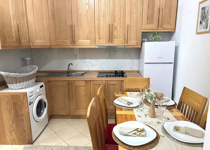 Apartment Family House & Free Parking Golem, Durres *